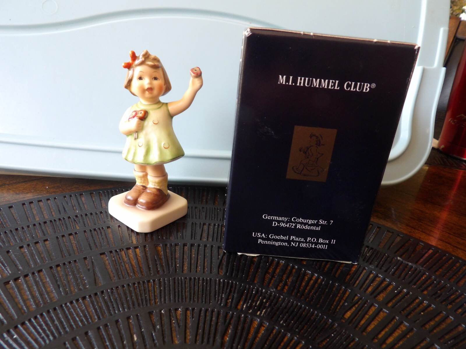 Goebel M.J Hummel Club W. Germany ‘Forever Yours’ Figurine #014 W/ Box