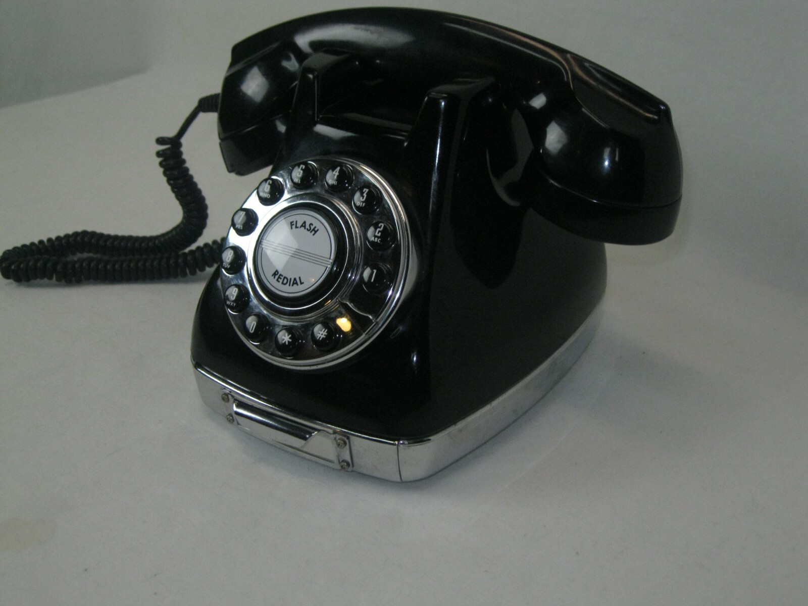 Vintage PF Product Classic Phone III Flash Redial Phone Black GUC!