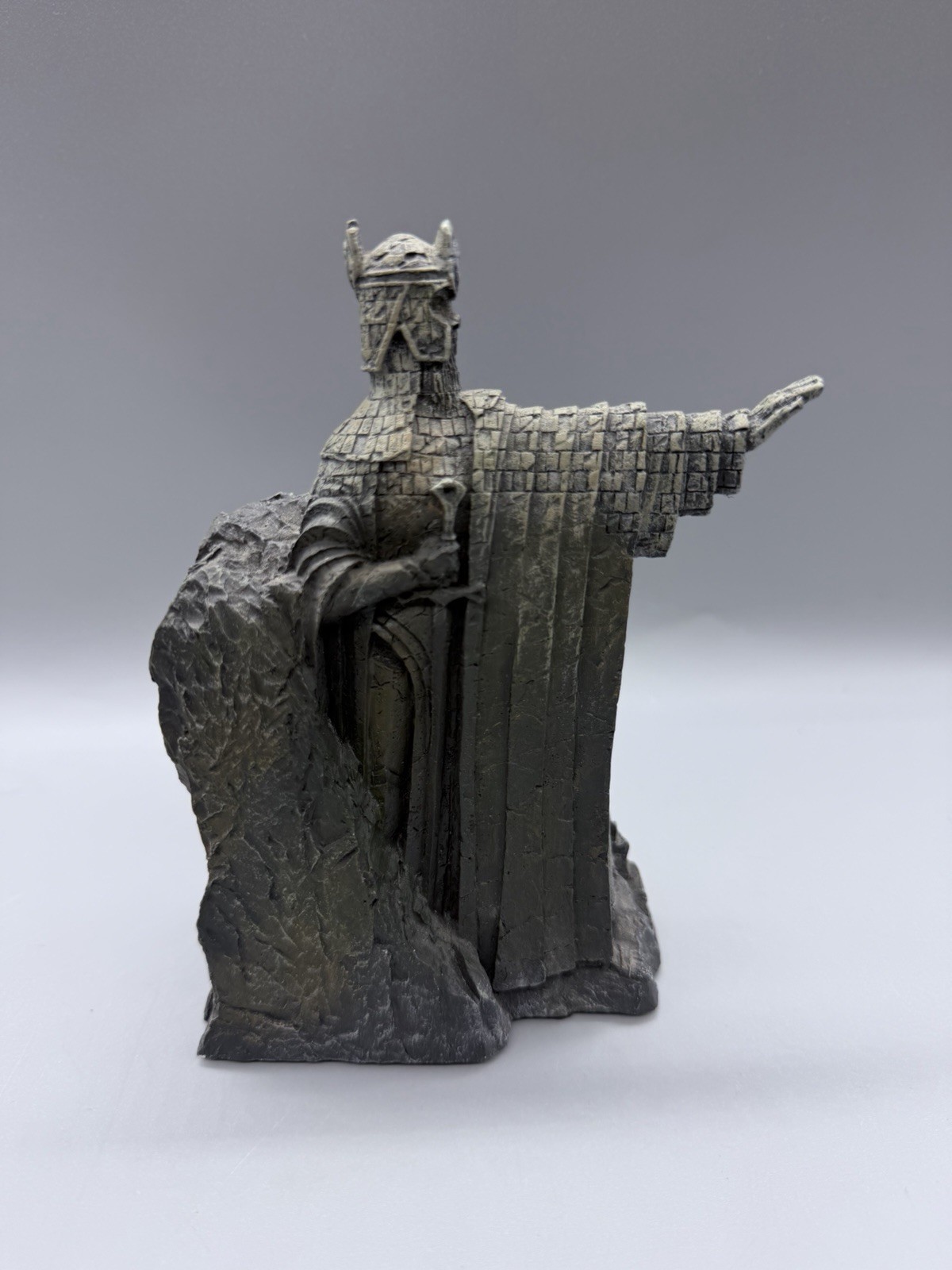 Lord of the Rings Argonath Bookends Set 9” Kings of Gondor Statues LOTR Fantasy