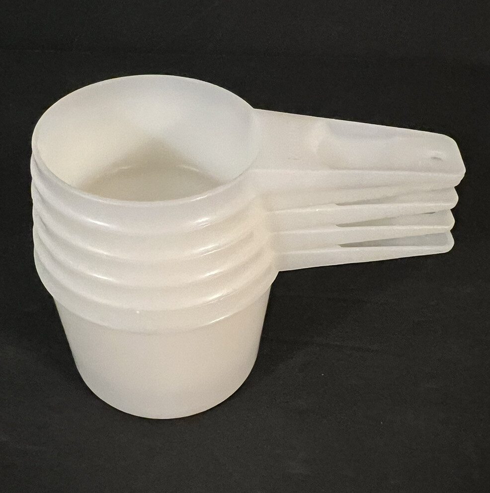 Vintage Tupperware Measuring Cups 5 Pieces 1 cup, 3/4 cup, 2/3 cup, 1/2 cup, 1/3