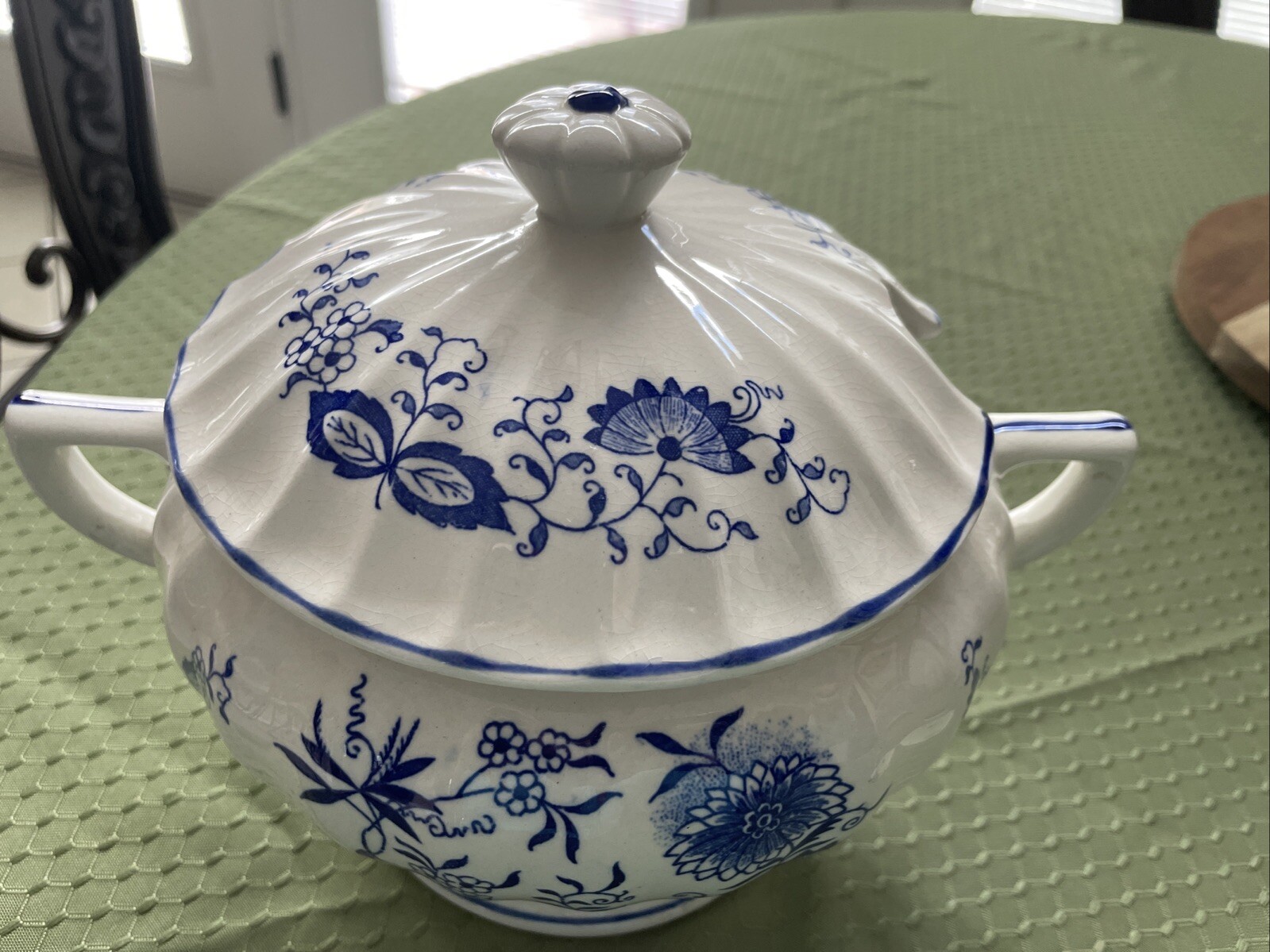 Soup Tureen Lipper International Ladle Blue Danube Blue Onion w/o Laddle Japan