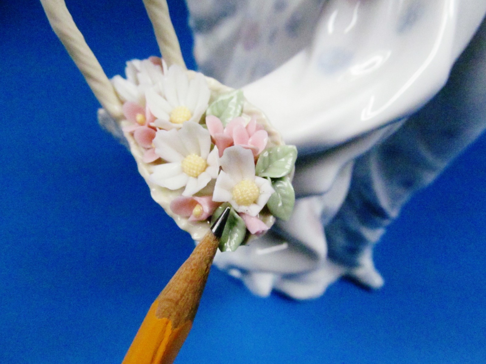 Lladro Figurine, Spring Splendor.(5898) 11 3/4″ Height