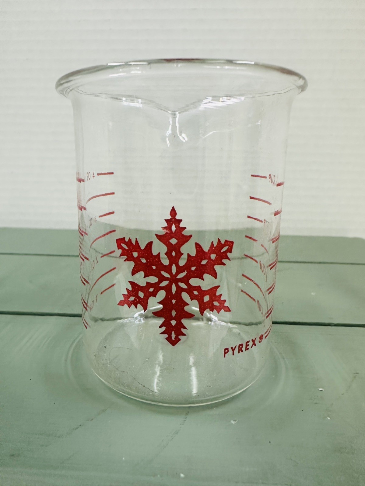 Vintage Rare Pyrex Red Snowflake 1/2 Cup 4 oz Measuring Cup Beaker Measurette