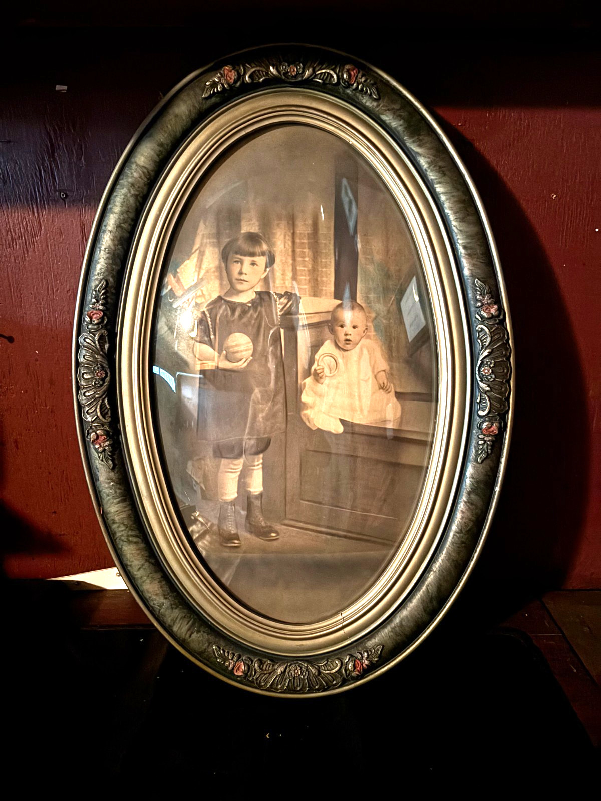 Antique Curved Convex Bubble Glass Silver & Gold Oval Wood Picture Frame