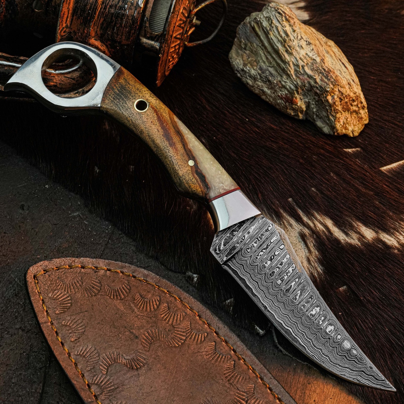 9.0″ Tanto EDC Knife Damascus Blade Resin Handle Full Tang Handmade + Sheath