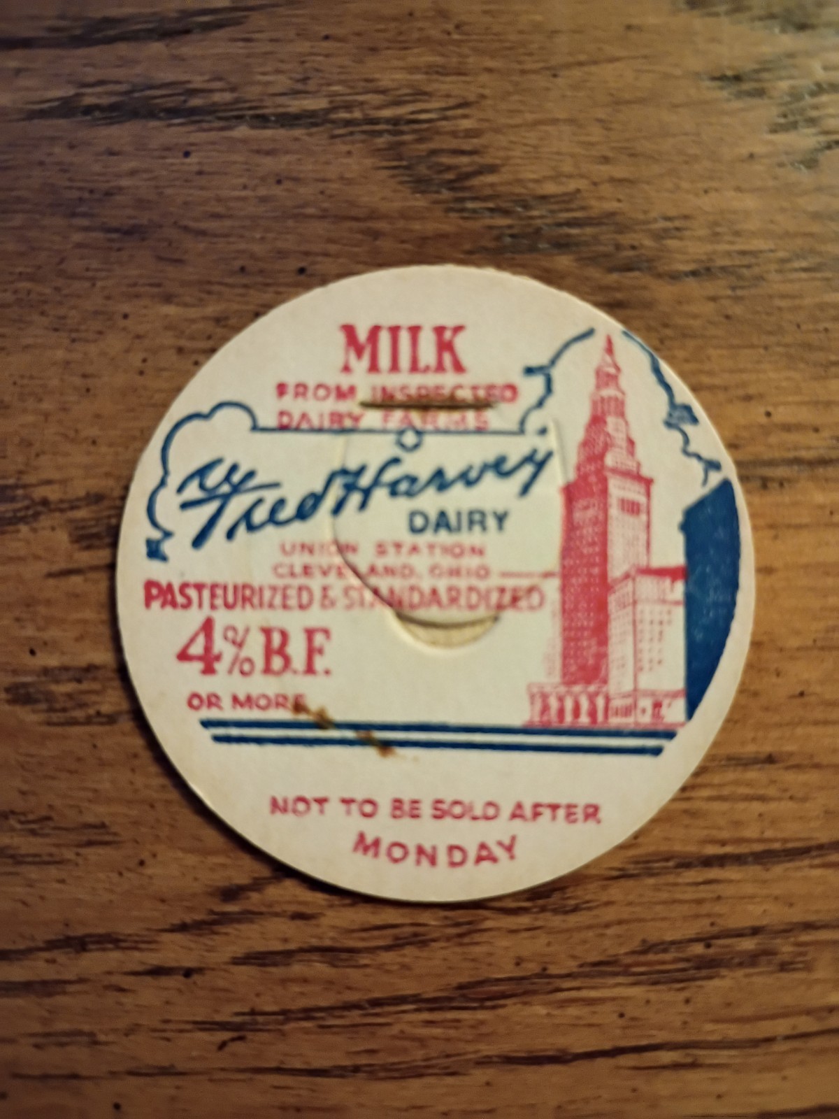 Harvey House Restaurant / Fred Harvey Dairy milk cap / Cleveland Union Station