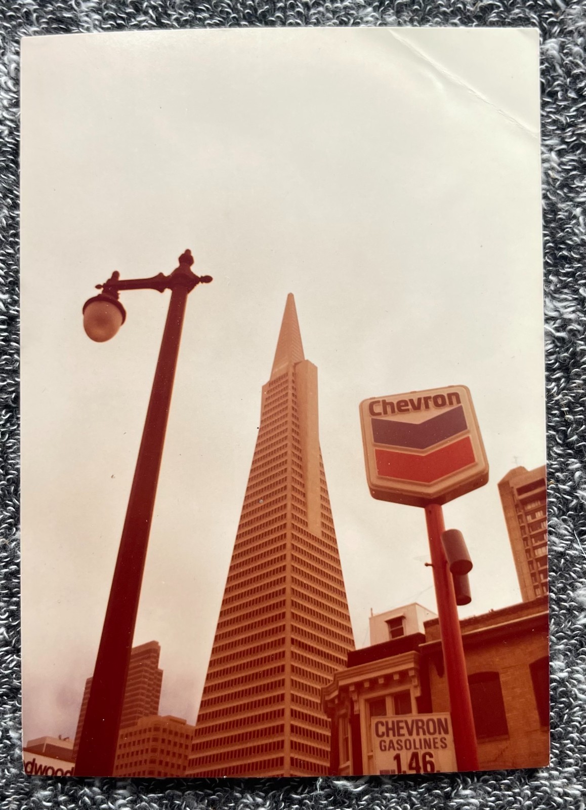 TRANSAMERICA PYRAMID 1981 CHEVRON GAS $ 1.46 gal SIGN SAN FRANCISCO vintag PHOTO