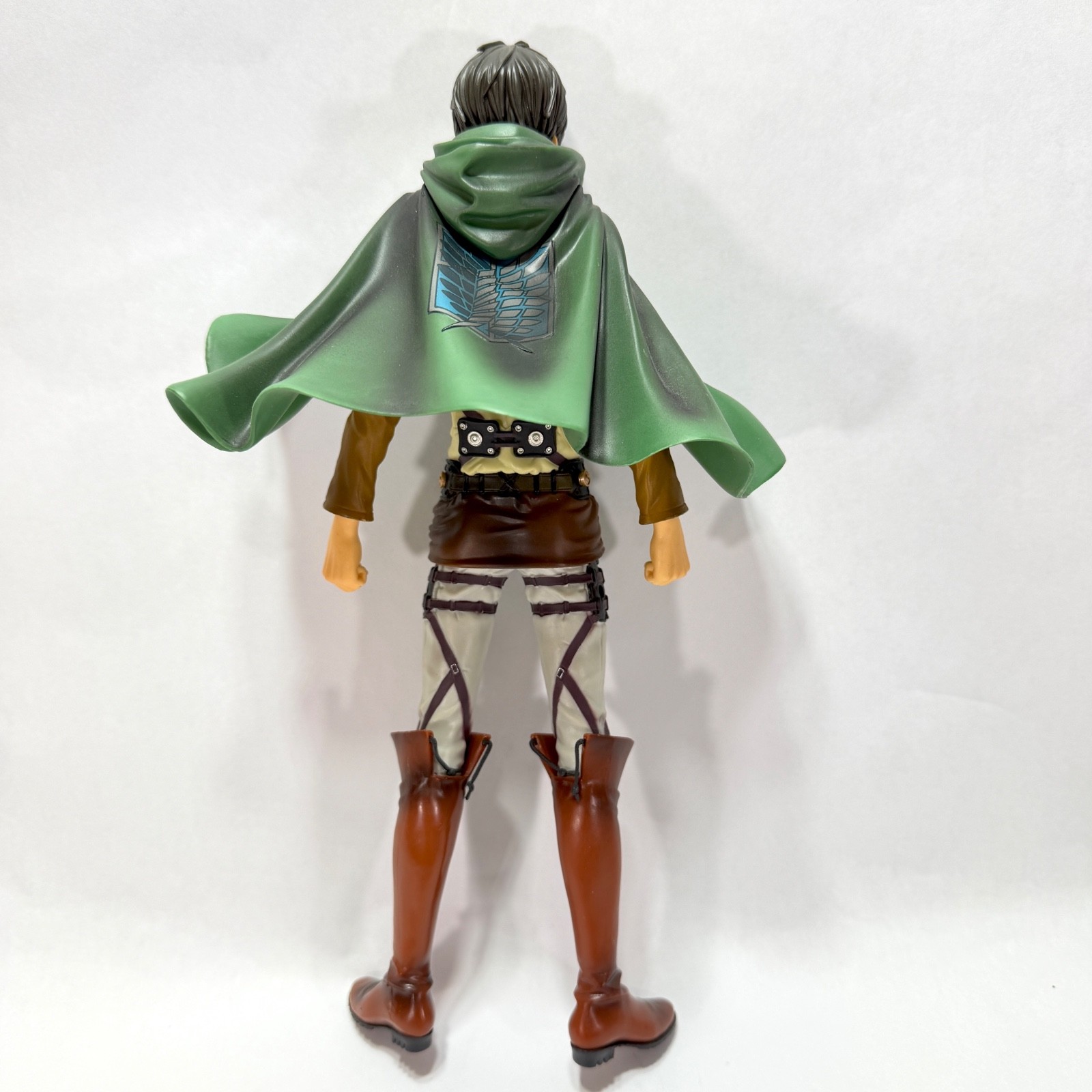 Banpresto Attack on Titan Master Stars Figure – Eren Yeager 10″ with Cape – READ