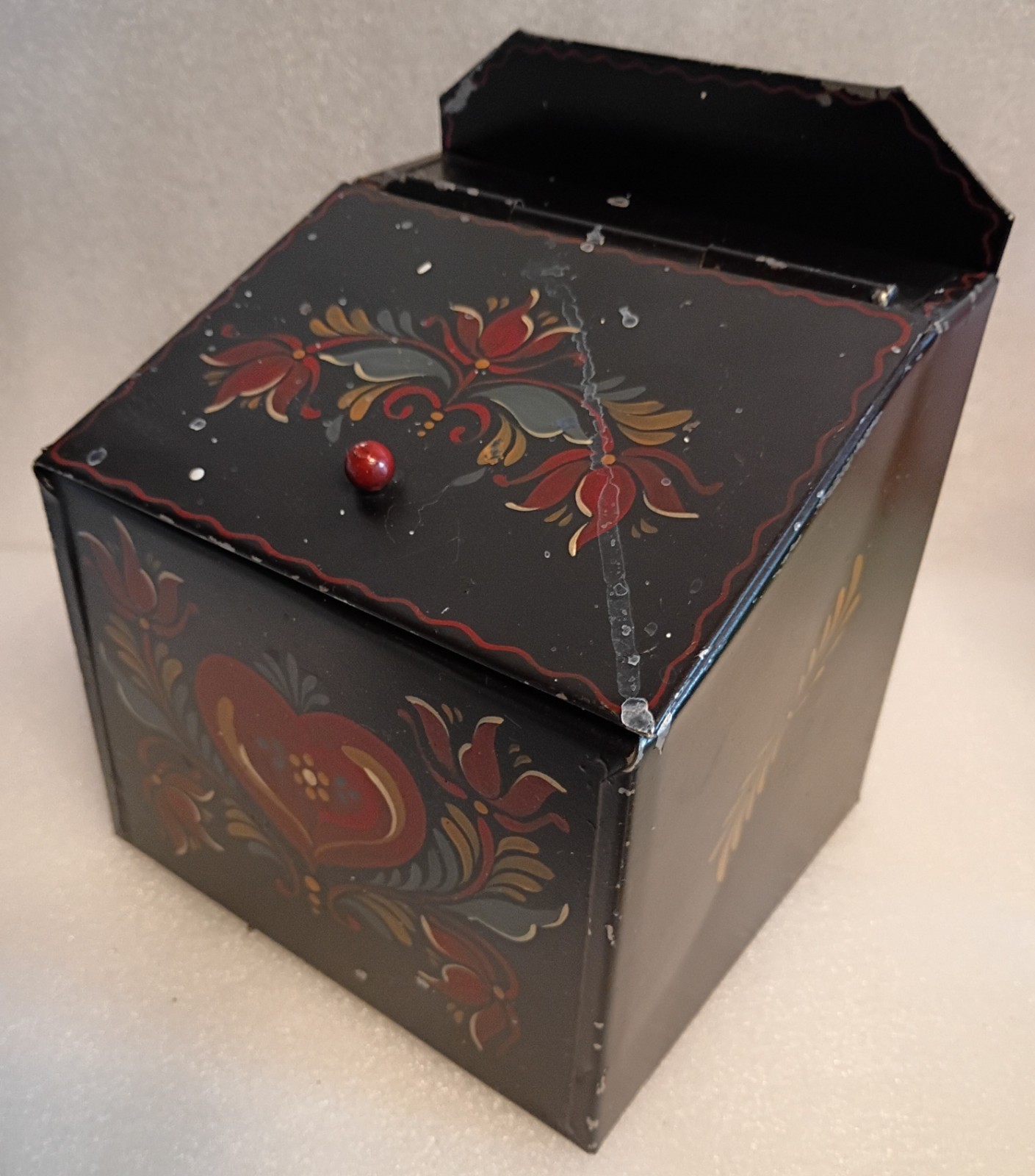 Vintage Trudy Gallo 1983 Signed Toleware Tin Match Box Holder Hand Painted Folk