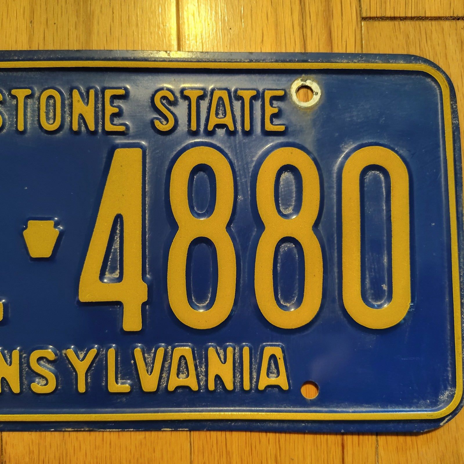 Pennsylvania License Plate 1991-1999 Yellow On Blue BVL•4880 Keystone State
