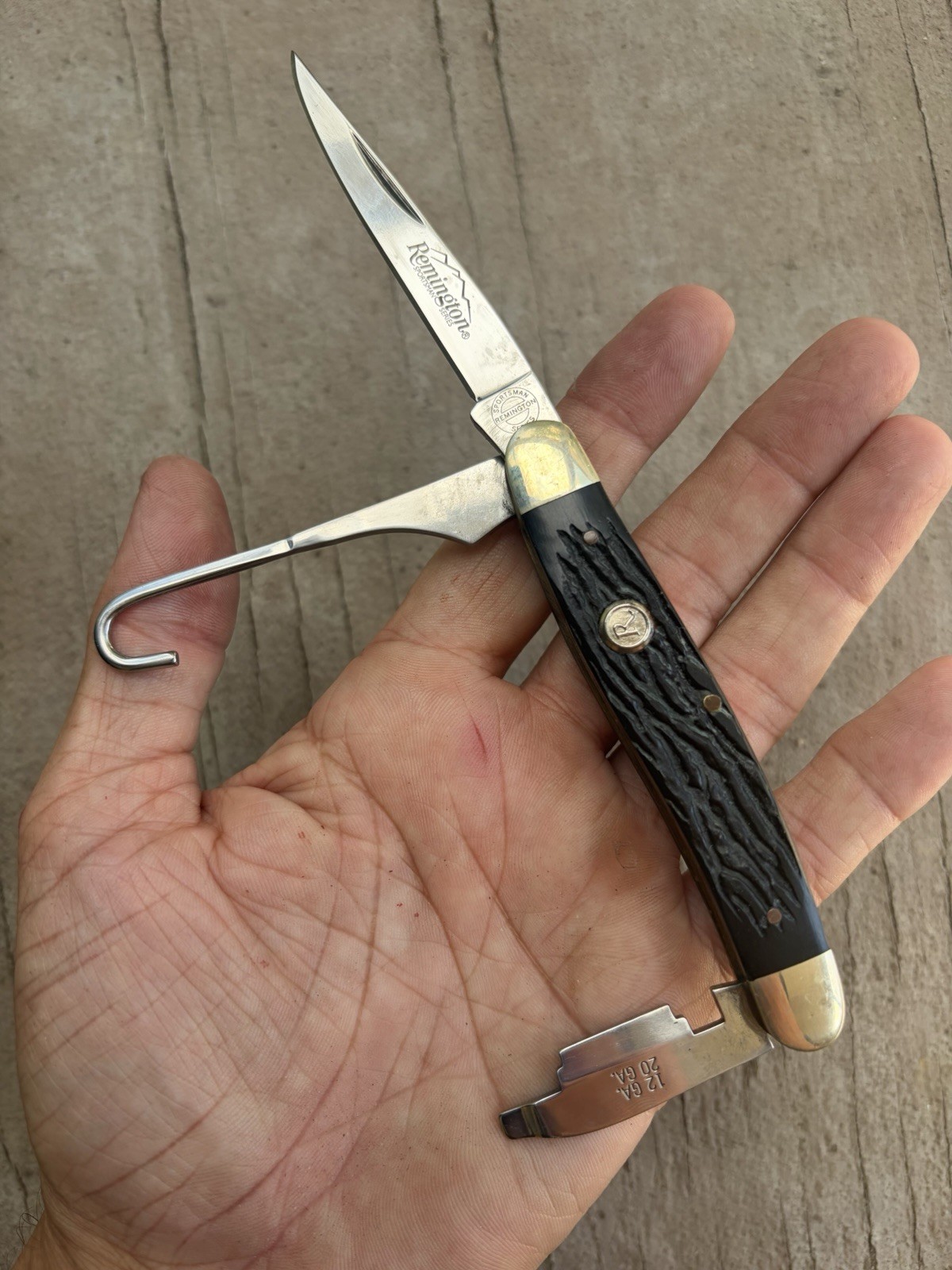 REMINGTON SERIES UPLAND/WATERFOWL FOLDING KNIFE 3.75″, BLACK DELRIN, EXCELLENT!