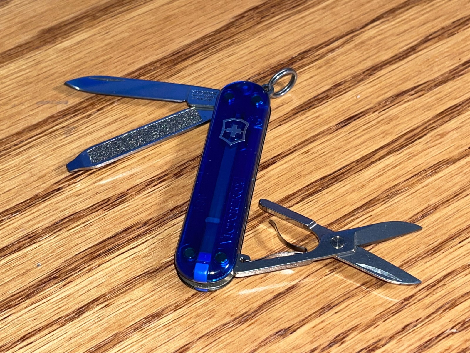 NEW in Box Victorinox Knife Swiss Army Translucent BLUE CLASSIC SD 0.6223.T2