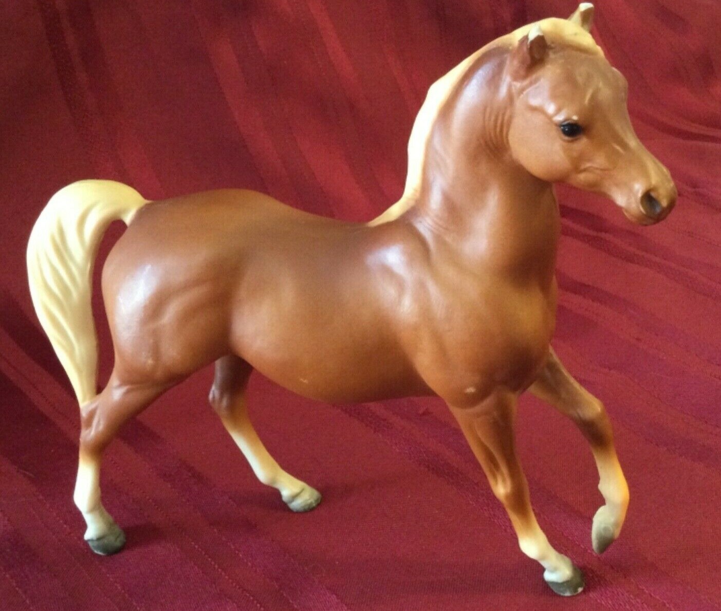Breyer’s Classic Arabian Mare Sorrel Color Breyer Molding Co USA 1:12 Scale