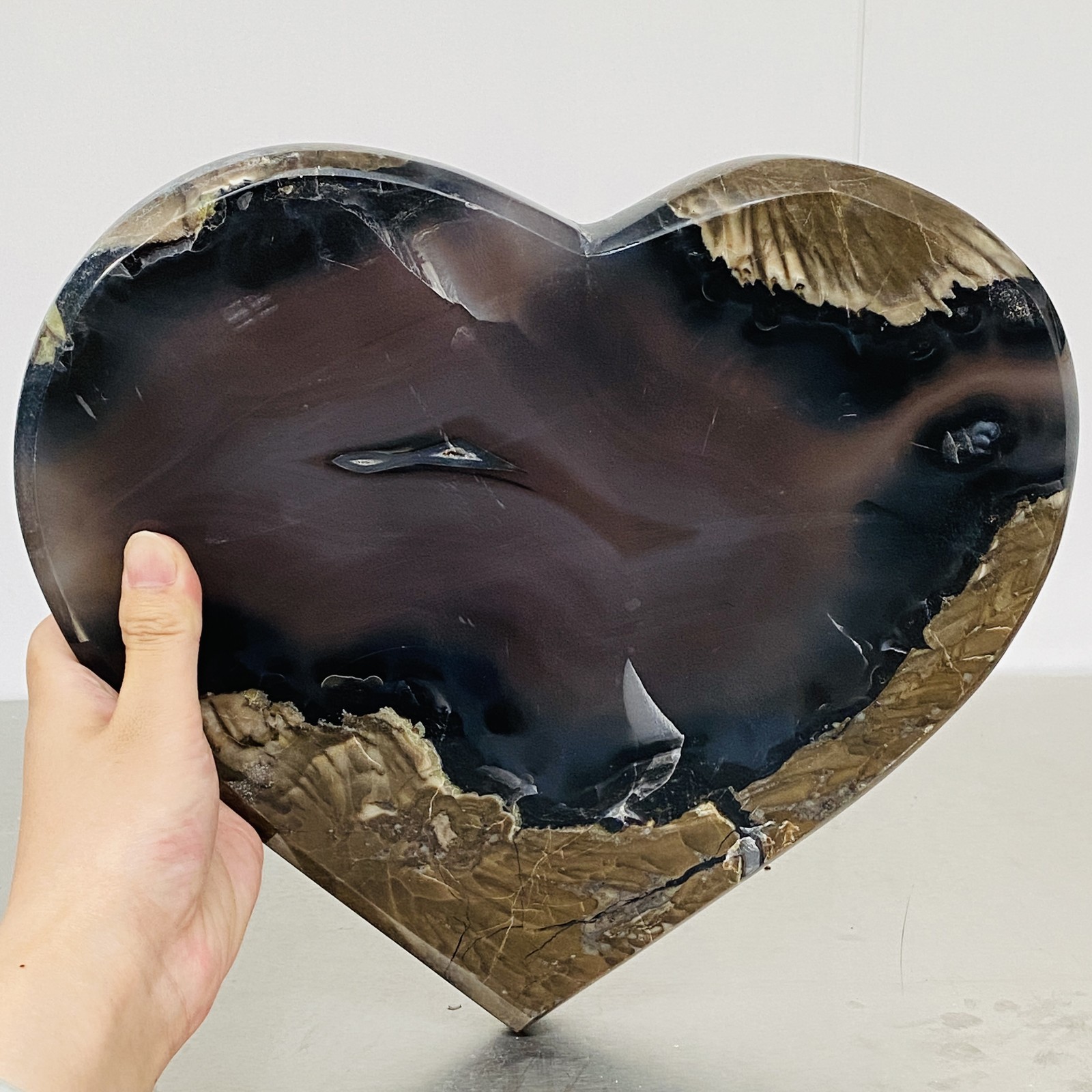 Natural Rare Volcanic Agate Crystal Heart carving 4560G (UV reactive crystal)
