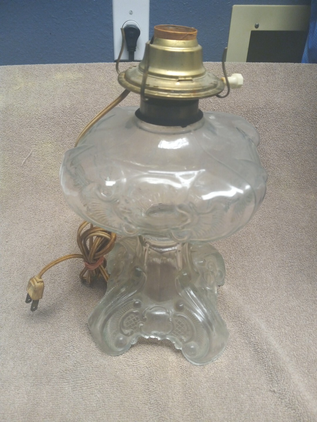 Vintage Clear Glass Lamp 11 Inches Tall 6 Inches Wide