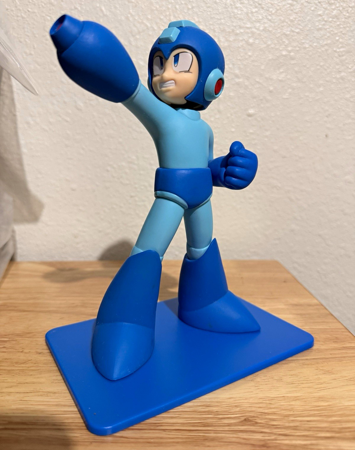 Mega Man Blue Plastic Figure with Stand Display Base – Video Games Franchise