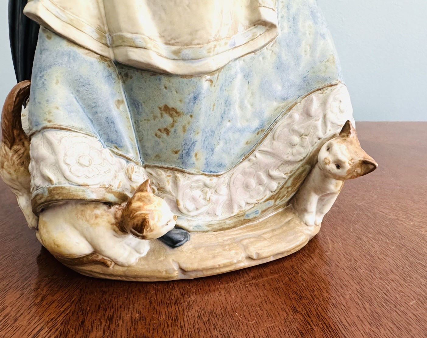 Lladro Gres Finish Figurine 11″ Tall UNDER FOOT Girl with Cats Kittens 2219