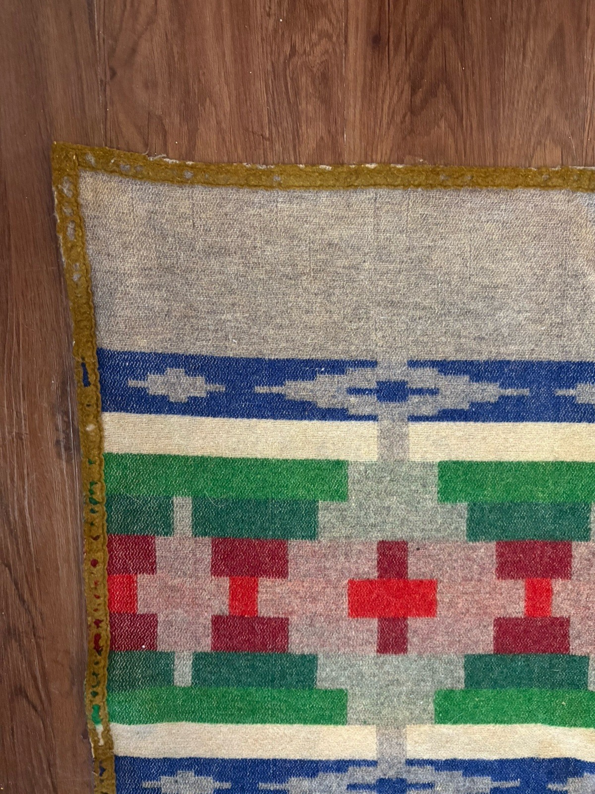 1920s-1930s Vintage Pendleton Wool Blanket Gray Black Blue Red Green 72” X 60”