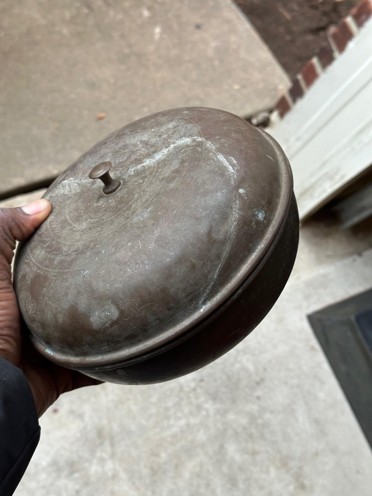 Antique Hand-Hammered Brass/Bronze Covered Bowl with Etched Lid – Small 8.2″