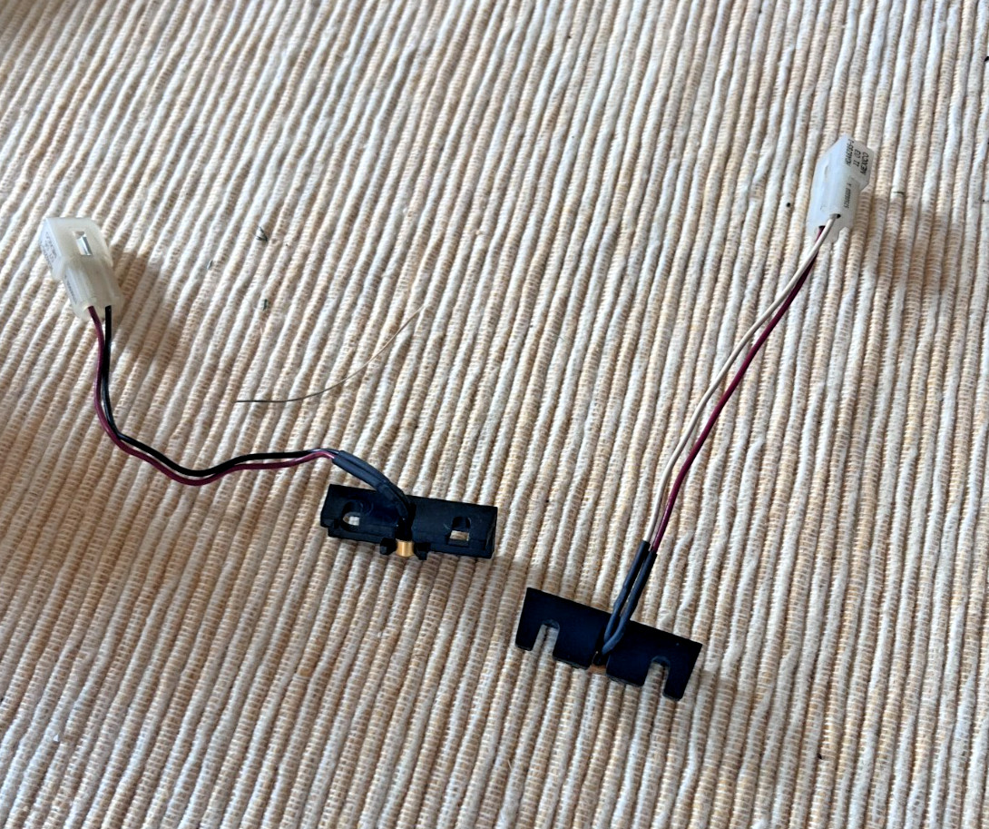 IGT S2000, S and S+ Door Optic Set – Transmitter AND Receiver – Tested Working