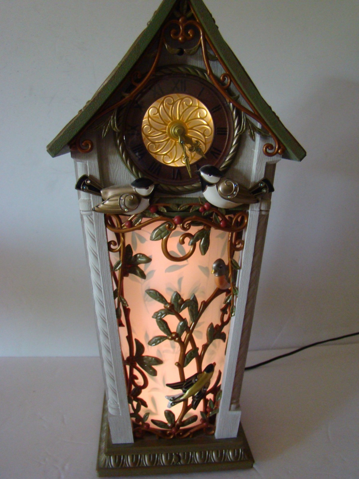Hallmark 2020 The Beauty Of Birds Clock Works Fine On Table Top Or Hang On Wall