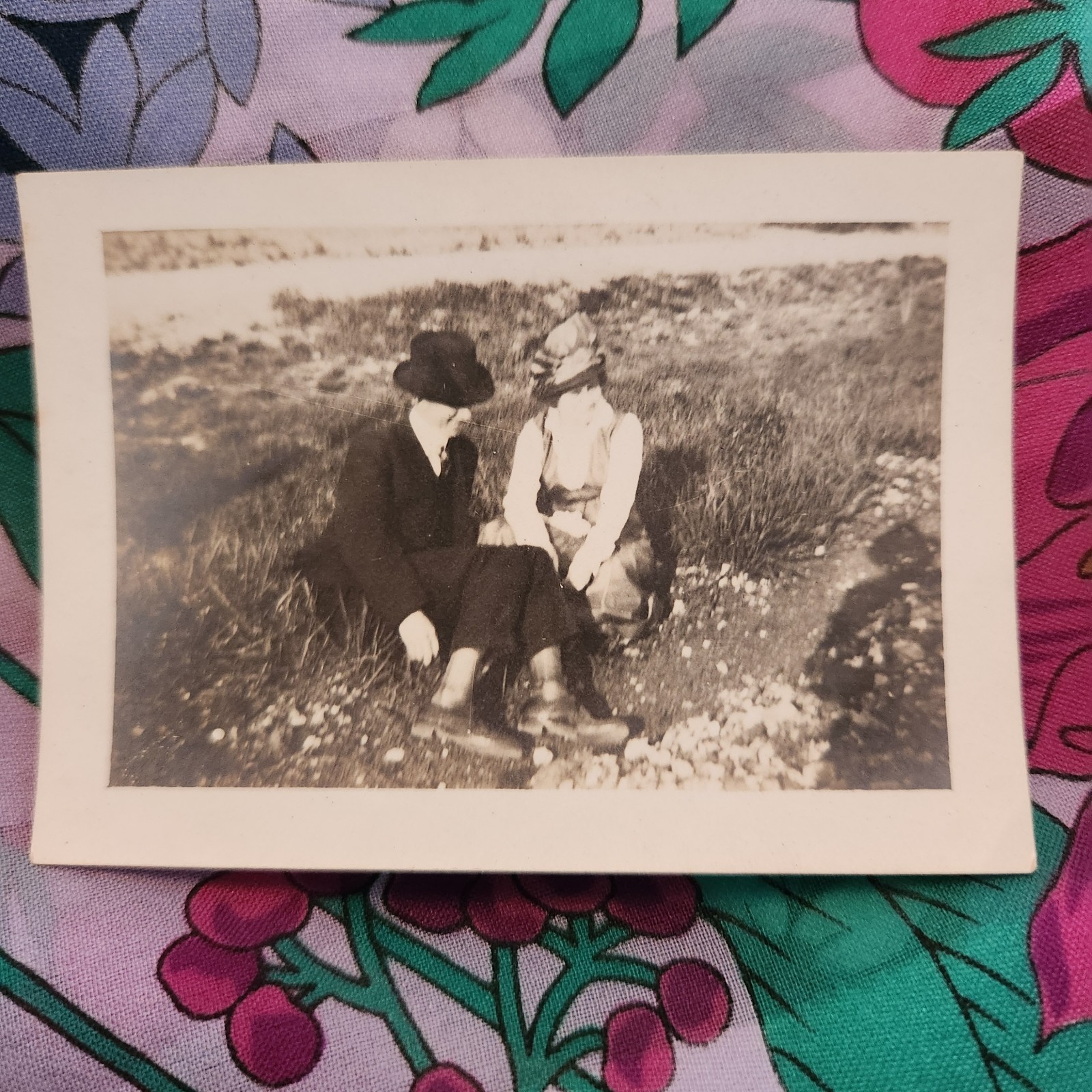 Antique 1910s Snapshot Photo Couple Sitting On The Grass Love VTG 1916