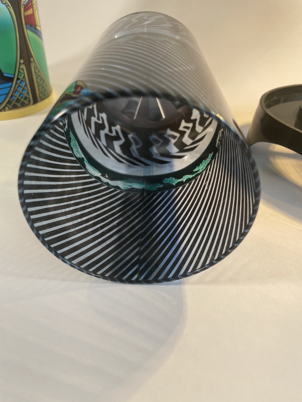 Repo Oval Waterfall Motion Lamp