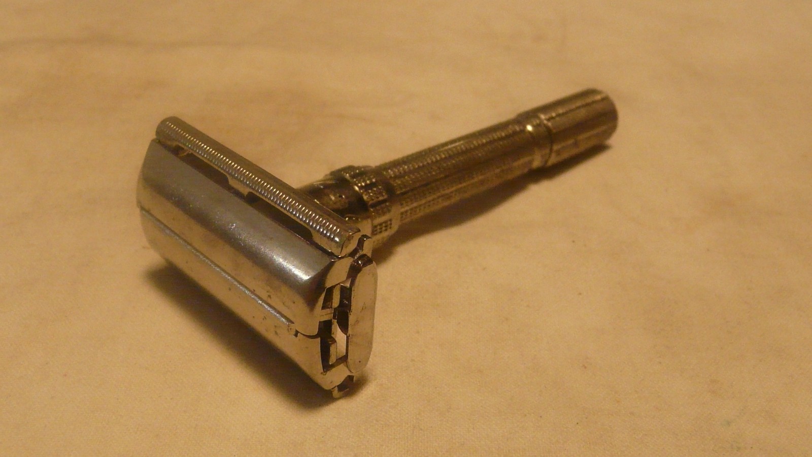 Vintage Gillette Slim Adjustable I-2 1963 Cleaned Double Edge Safety Razor