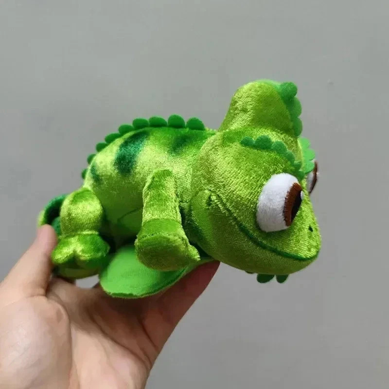 Disney Tangled Pascal Shoulder Stuffed Animal Magnetic Chameleon