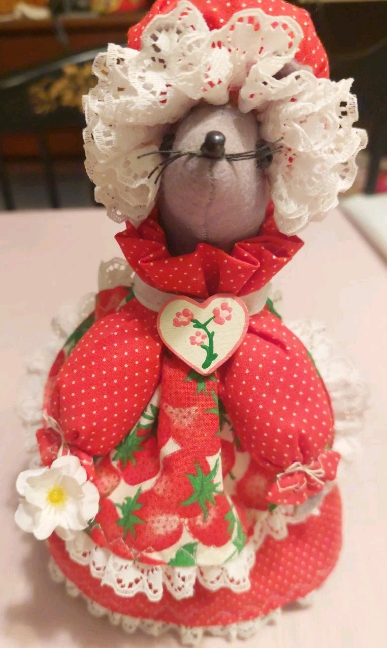 Strawberry APRON Red POLKA DOT DRESS 9″ Lady Country Mouse Artisan Craft Felt