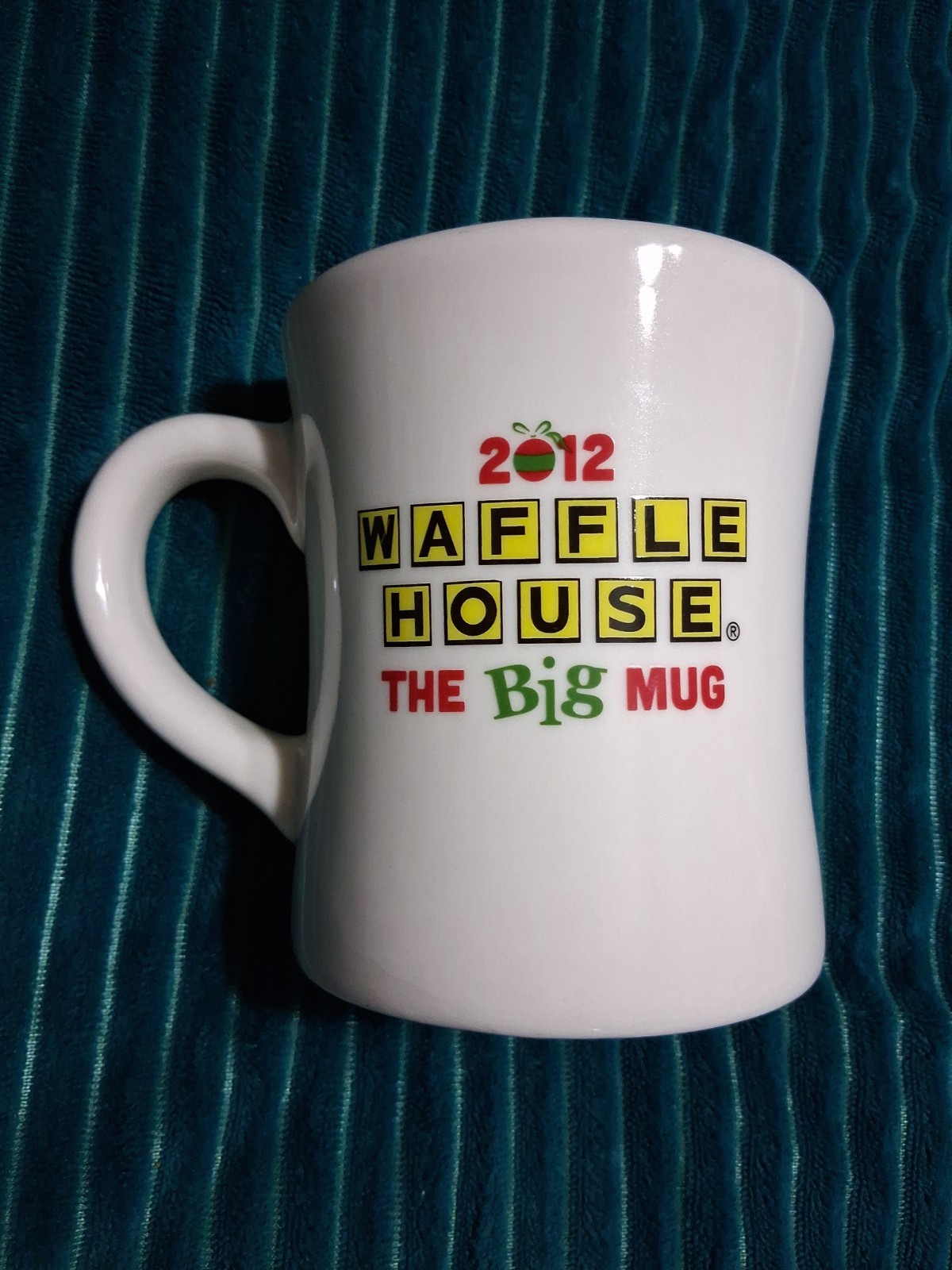 Waffle House 2012 The Big Mug HAPPY HOLIDAYS Tuxton Large 16 oz Coffee Diner Mug