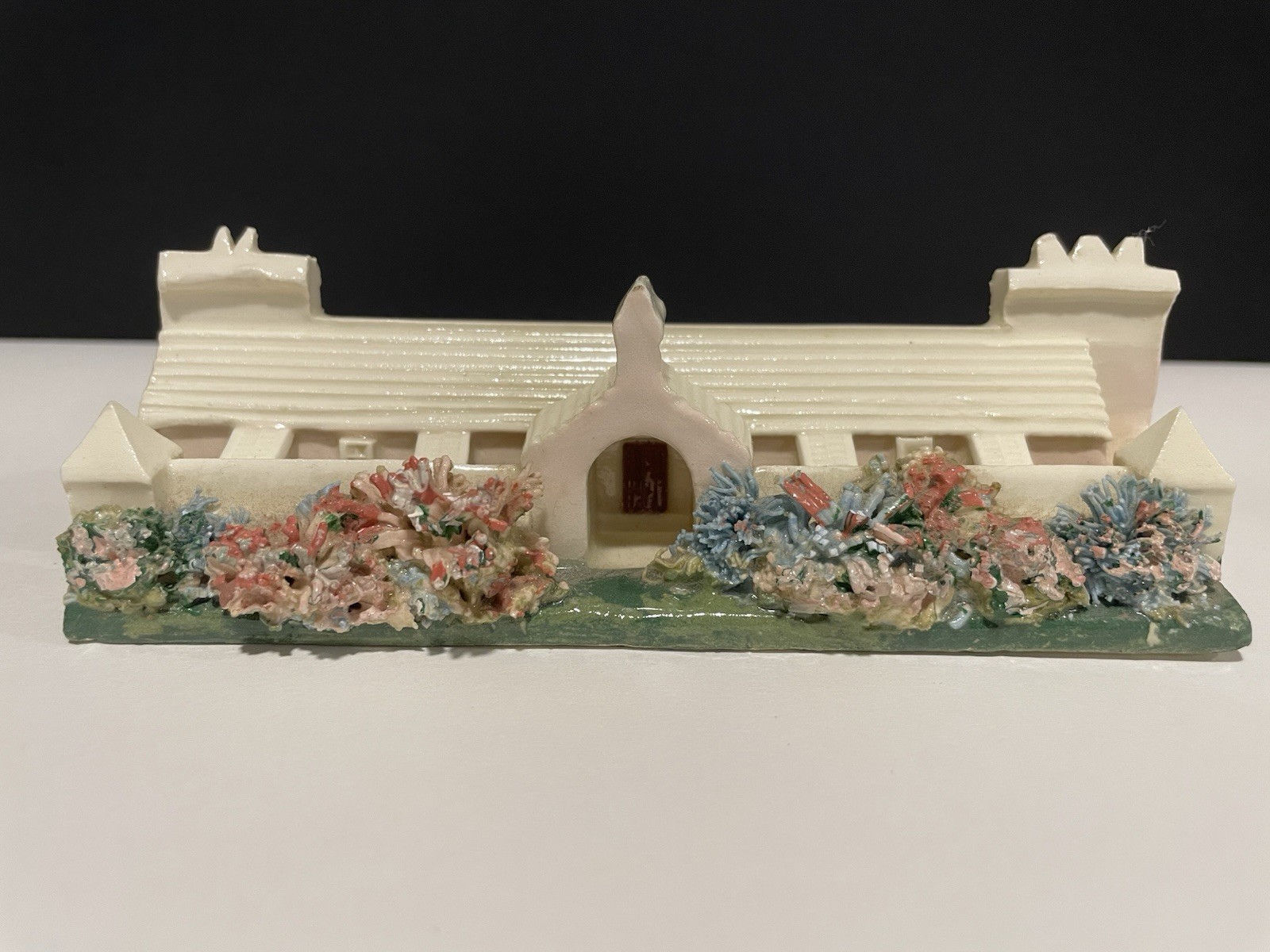 Vintage Pot Luck Pottery Bermuda Longhouse Cottage Figurine Robert Massey Signed