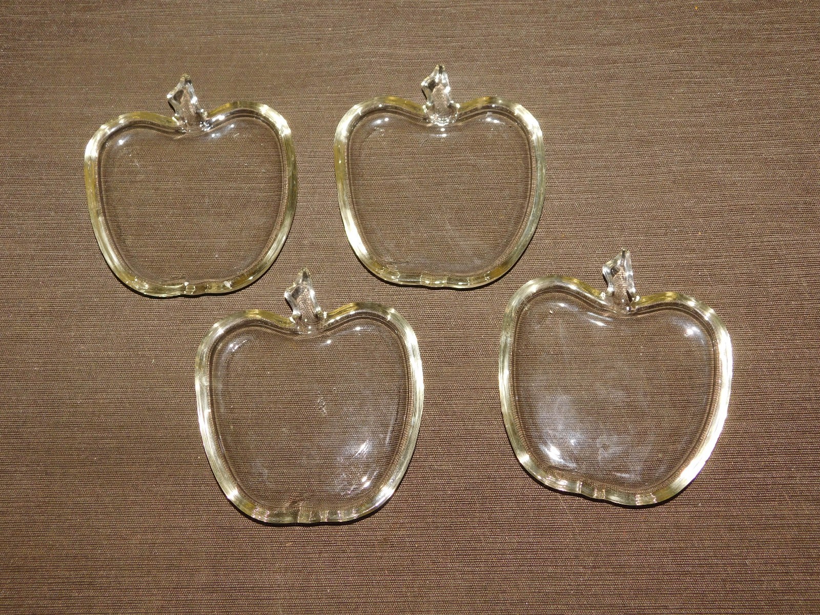 VINTAGE BAR WARE KITCHEN 4 4 1/4″ HIGH X 3 3/4″ WIDE APPLE SHAPE GLASS COASTERS