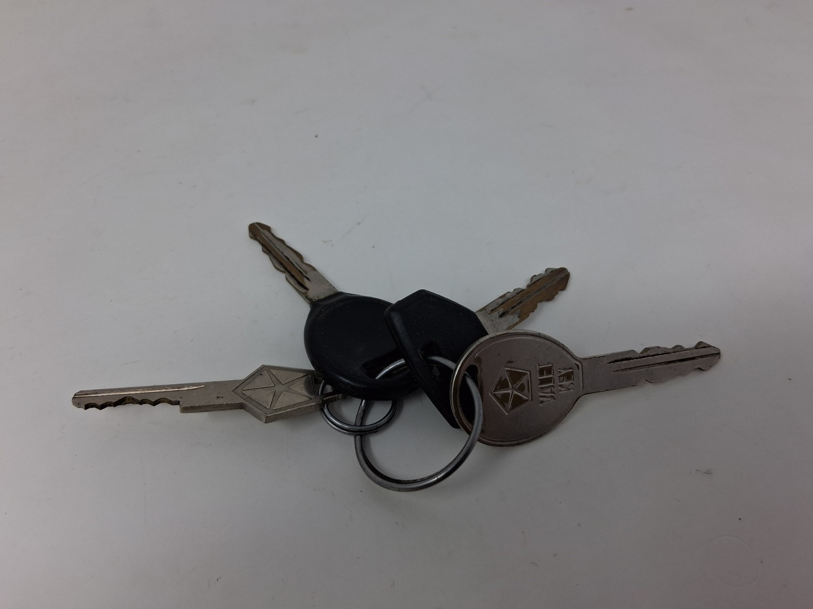 4 Vintage Chrysler Automobile Car Keys