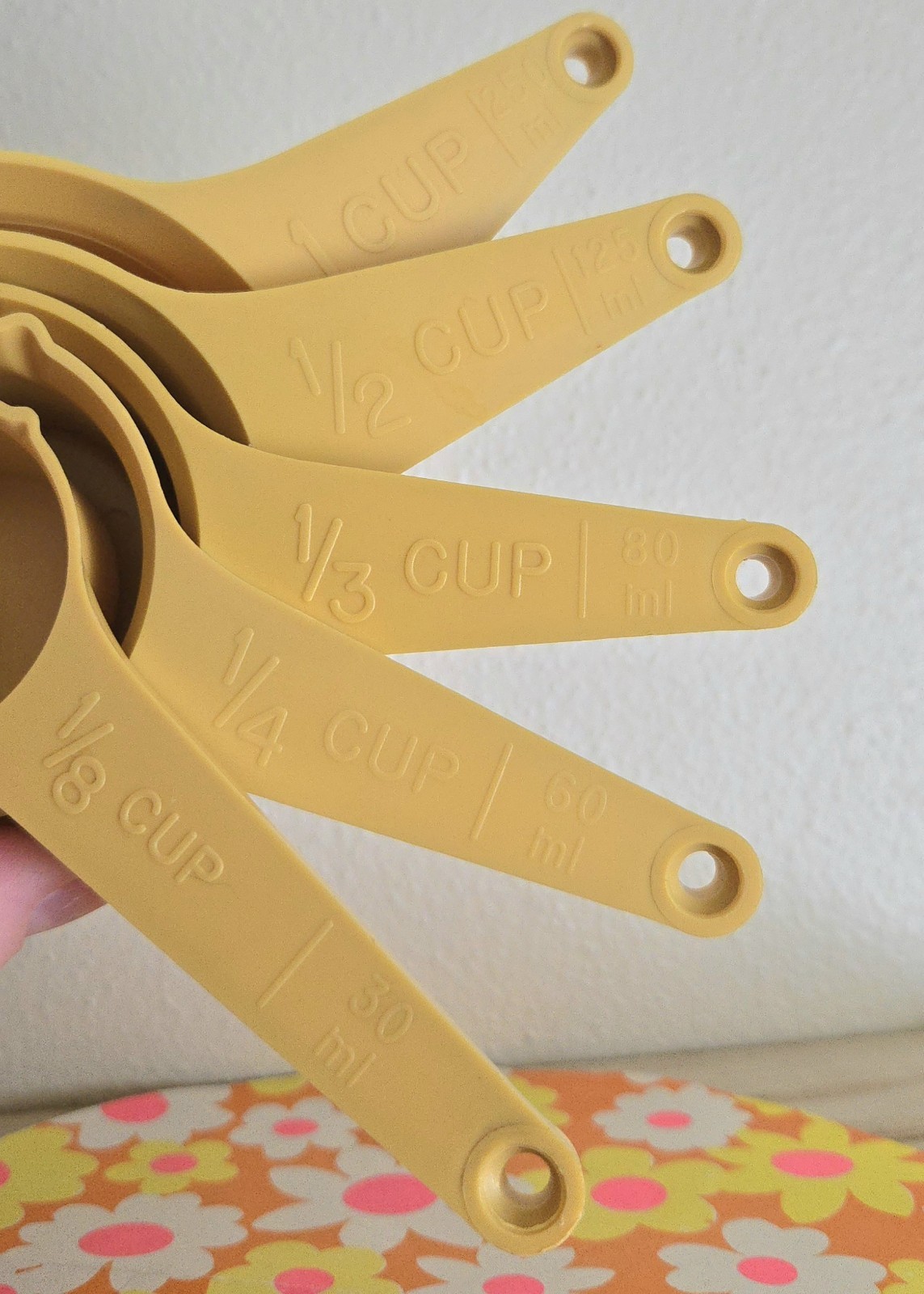 5 Yellow Foley Measuring Cups, Complete Set, Vintage Kitchenware