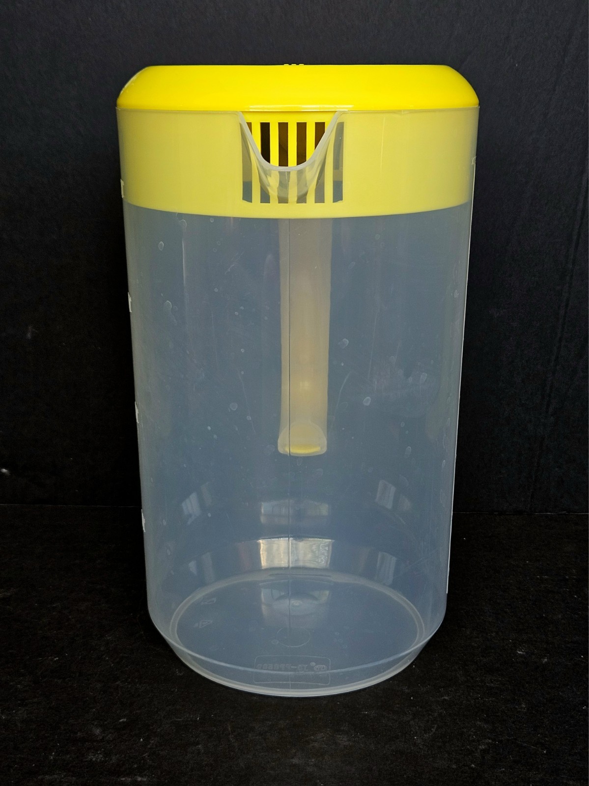 RAMFIYN 1 Gallon Pitcher w/ Lid Large Plastic Iced Tea Water Juice Jug (Yellow)