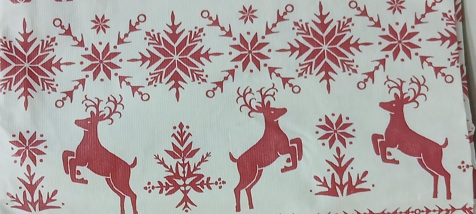 Peva Vinyl Tablecloth, 60″ Round, CHRISTMAS RED REINDEERS & SNOWFLAKES, P&T