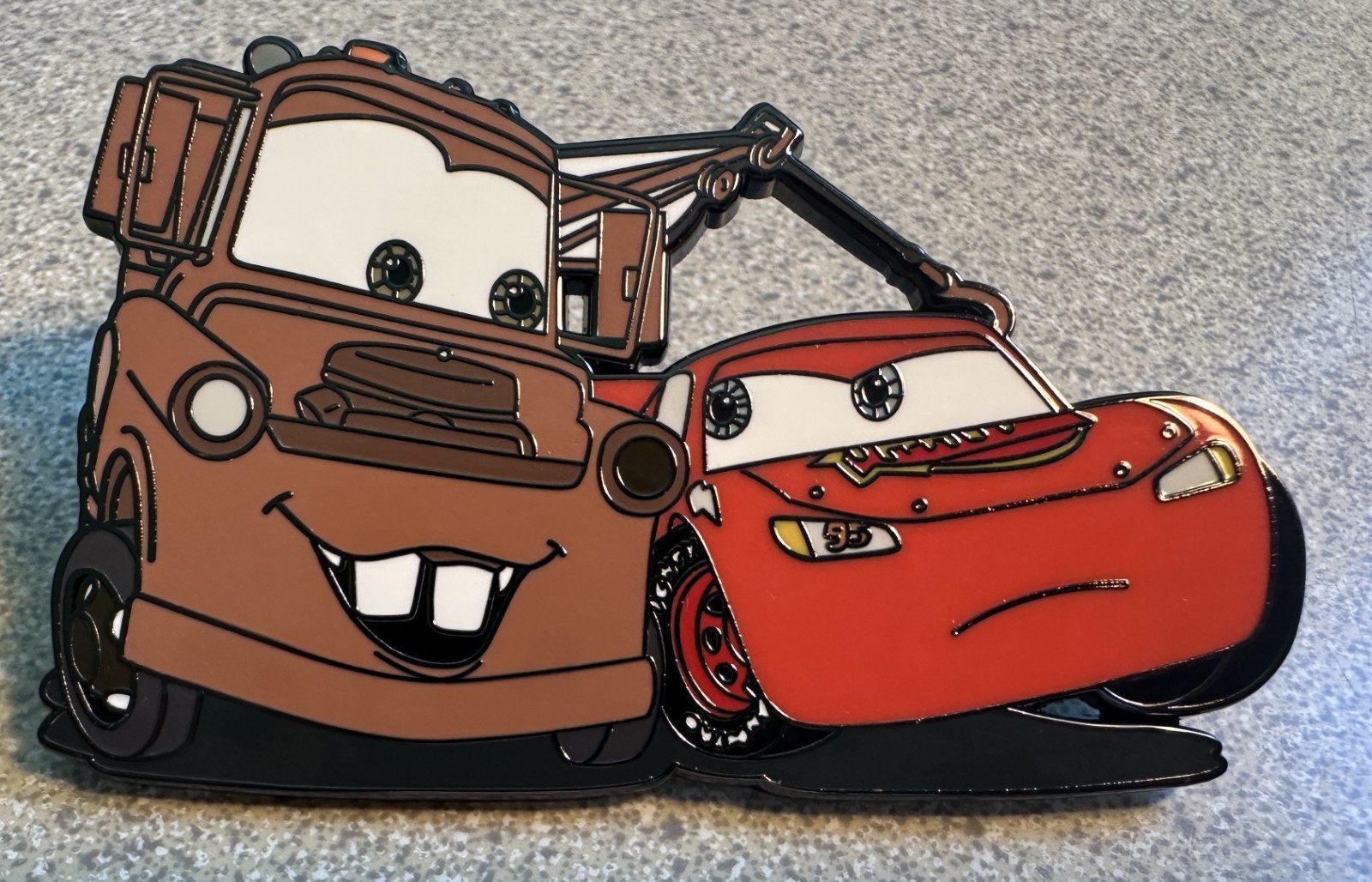 PIN CARS LIGHTNING MCQUEEN TOW MATER 3″ JUMBO FANTASY NEW