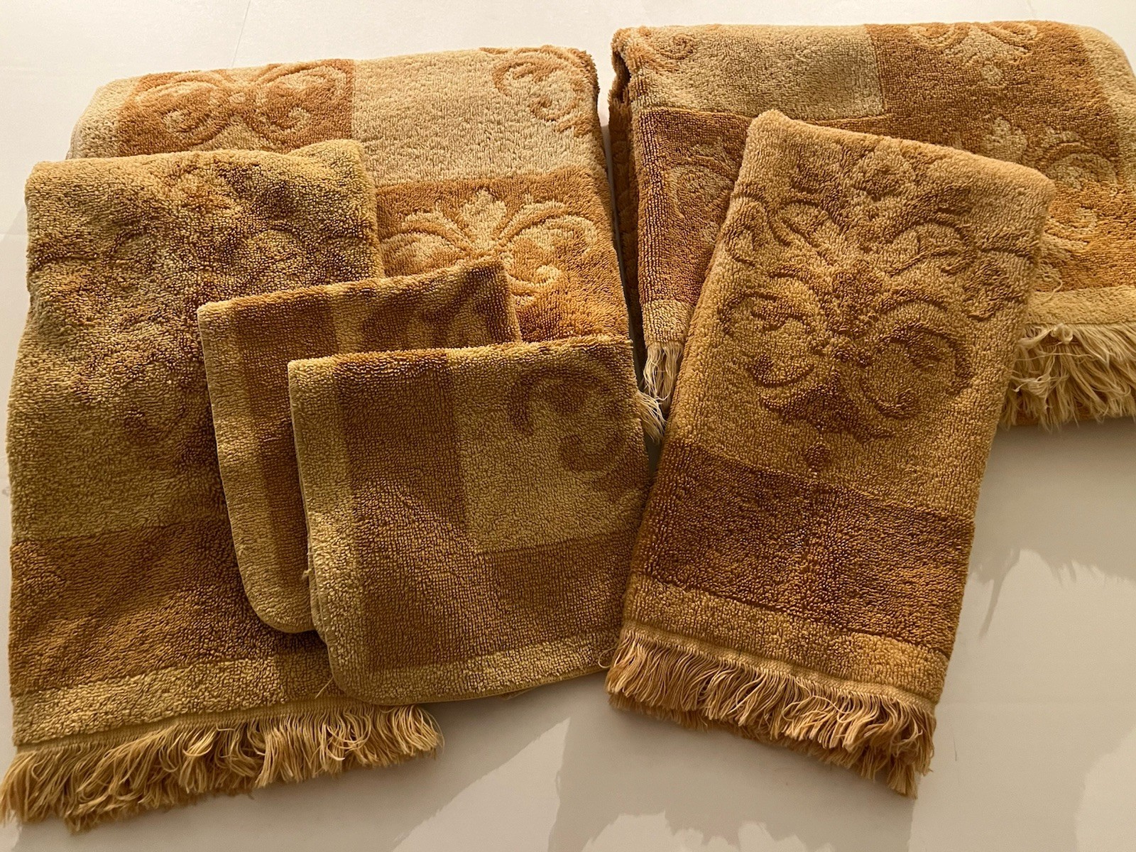 2 Sets VTG Fieldcrest SCULPTED Imperial Collection Bath Towel Harvest Gold MCM