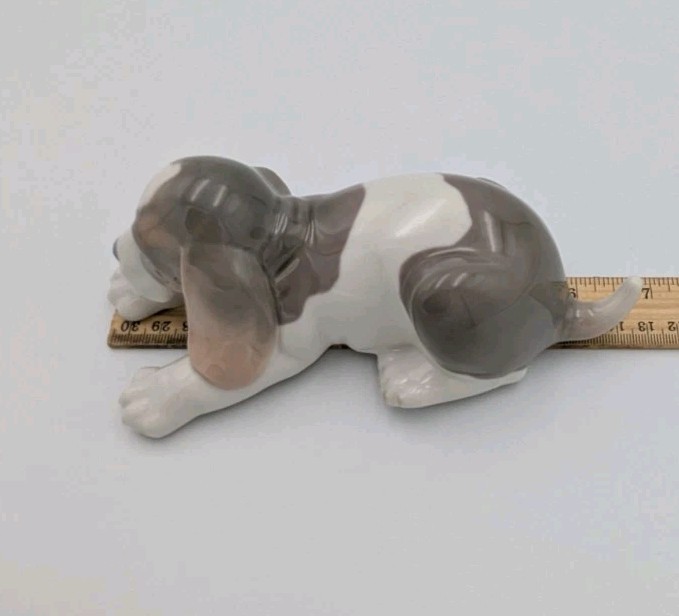 Lladro Sleepy Puppy 1072 Beagle Figurine Spain Porcelain 7in Glossy