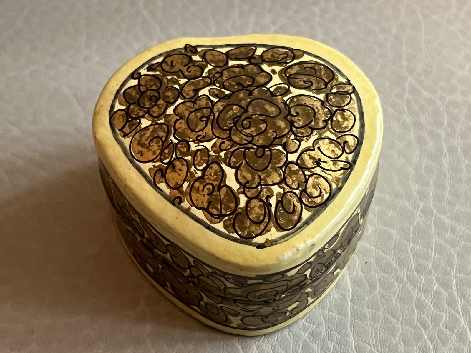 Kashmir Art Paper hand painted Flower Jewelry Ring and Earring Box For Sale