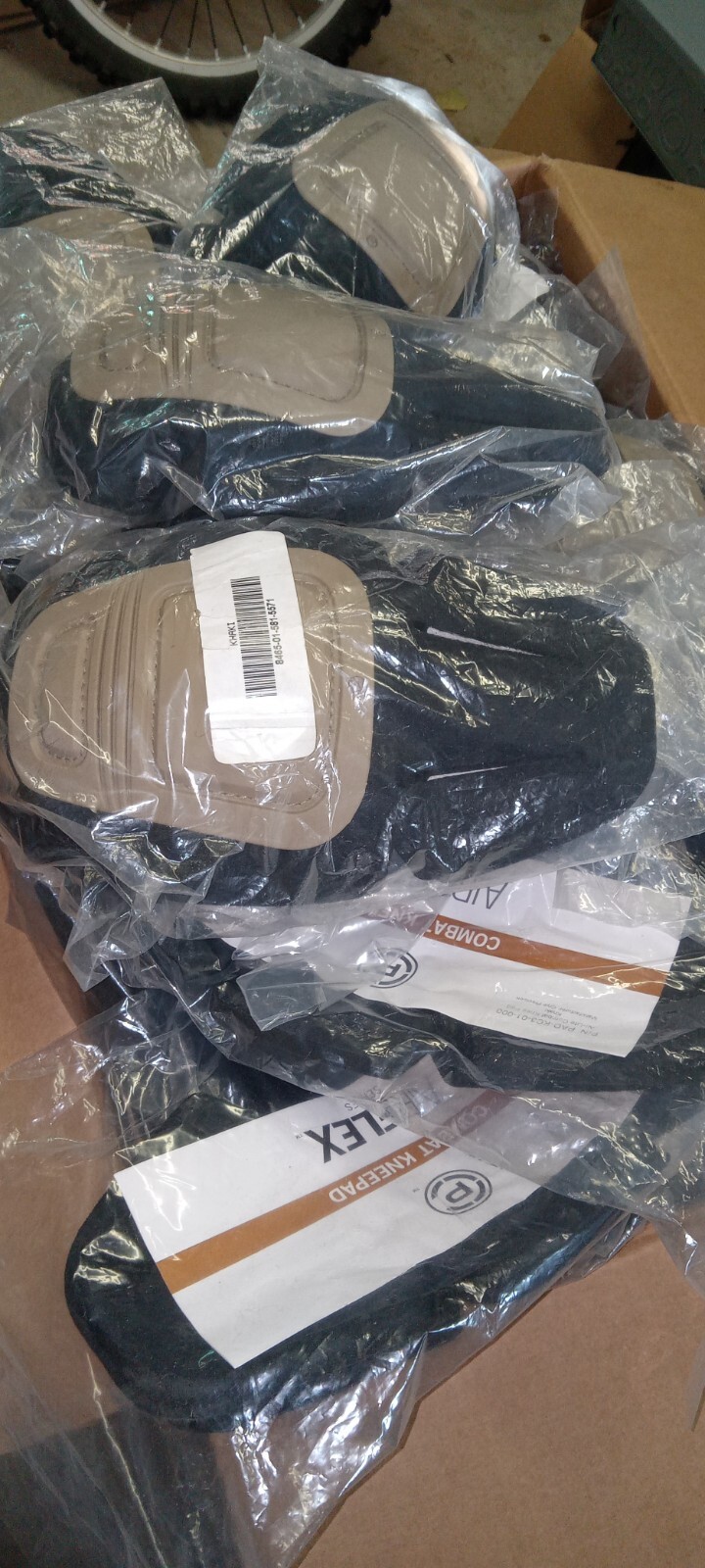 Geniune Crye Precision Combat Knee Pads Set AirFlex USGI Free Shipping NEW KHAKI