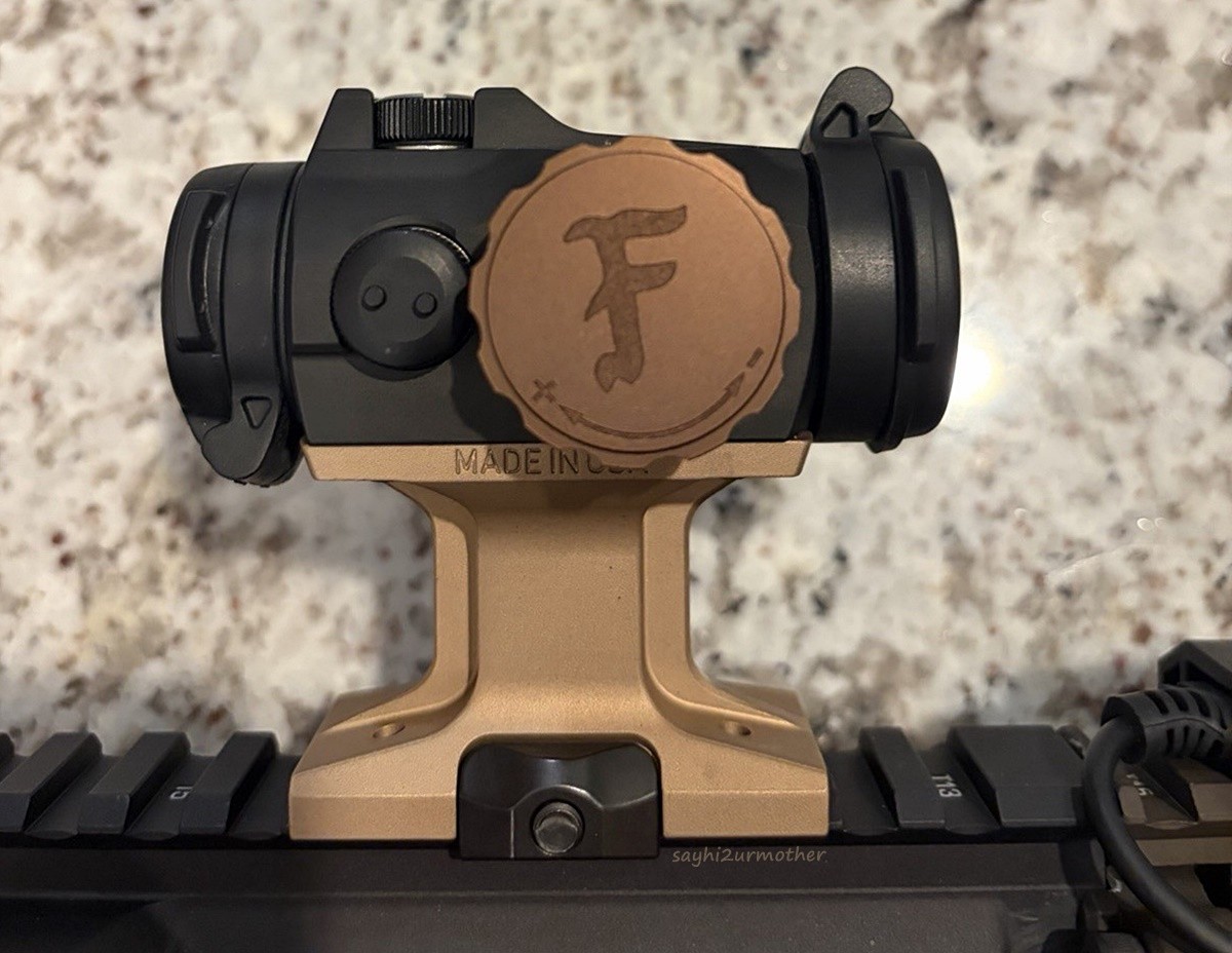 AUTHENTIC FORWARD OBSERVATIONS GROUP BROWN AIMPOINT T1 / T2 BATTERY CAP FOG
