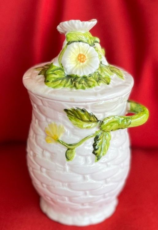 Vtg Geo Lefton 6″ Ceramic White Basket Weave with Daisy Lidded Jar Basketweave