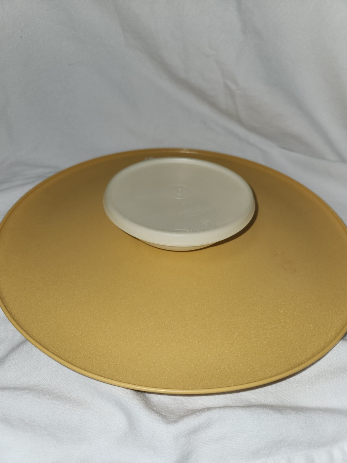 Tupperware 3 Piece 14″ Chip Dip-N-Serve Appetizer Tray 492 Harvest Gold