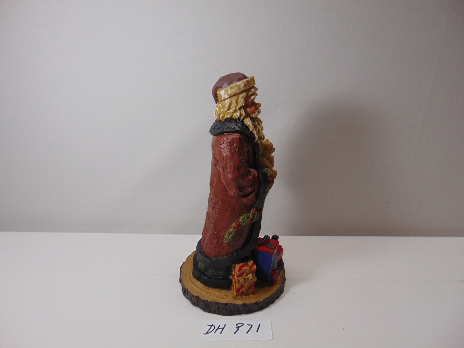 Holiday Collection Old World Santa Figurine Christmas Bazaars Decoration