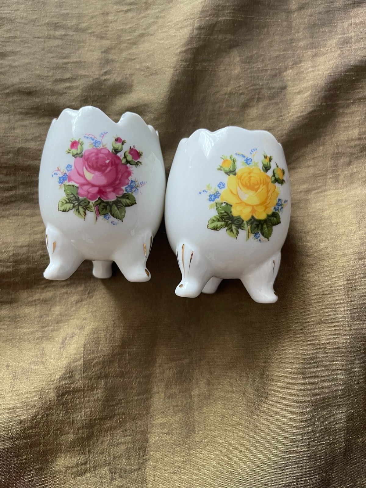 2 VNTG Egg 3 Footed Cracked Egg Shaped Vase w/Hand Painted Rose Yellow Brown