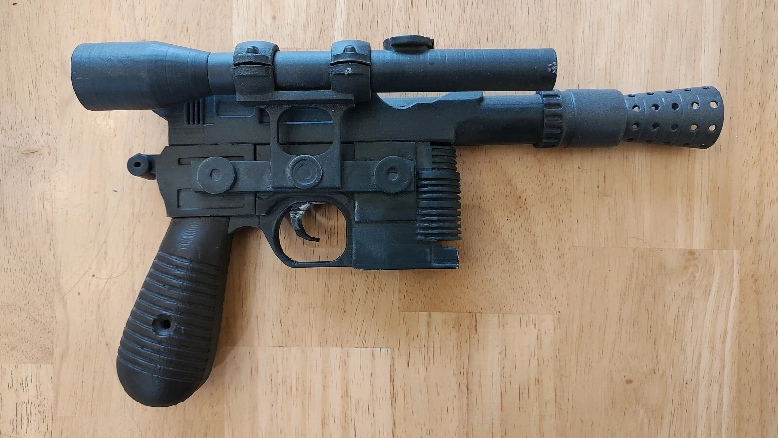 Han Solo style Blaster DL-44 Star Wars Cosplay fully Assembled