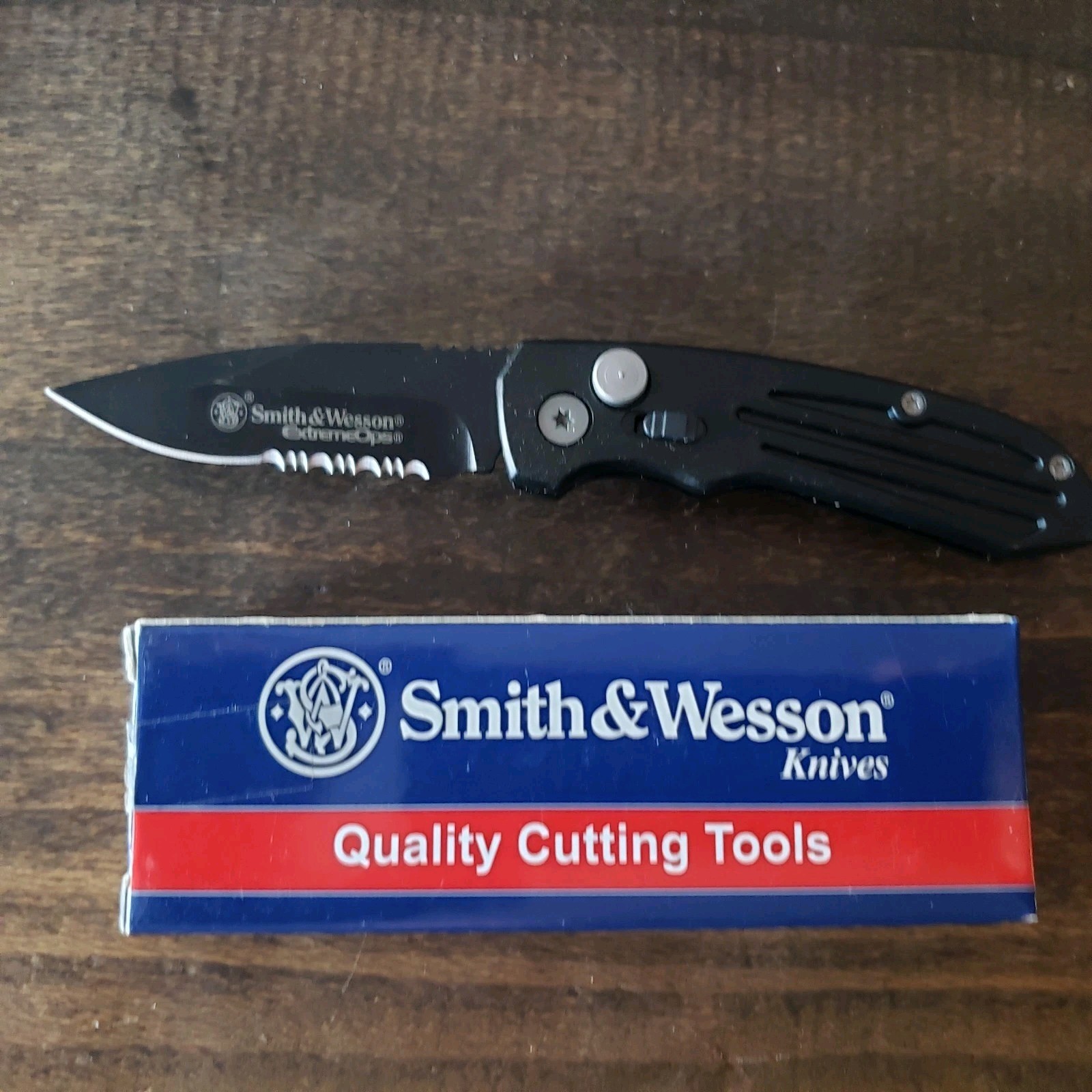 VINTAGE SMITH & WESSON SW40BS EXTREME OPS ASSISTED OPENING KNIFE NEW IN BOX!