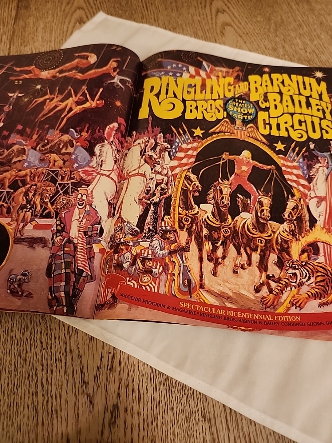 Vtg Ringling Bros Barnum Bailey Circus Program 1977 Souvenir Mag W/Poster Insert